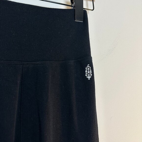 FREE PEOPLE Movement Rich Soul High Waist Flare Leggings in Black X-Small/Small - Picture 4 of 7